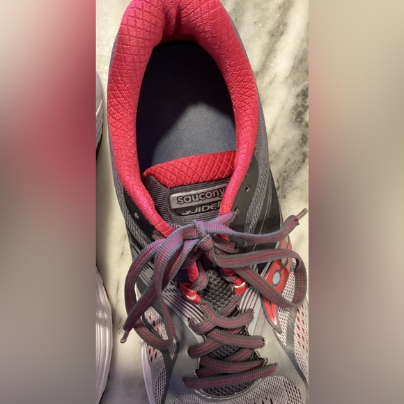 Saucony size 11 Women’s Running Shoes pink and silver Style S10350-2 - Picture 13 of 16